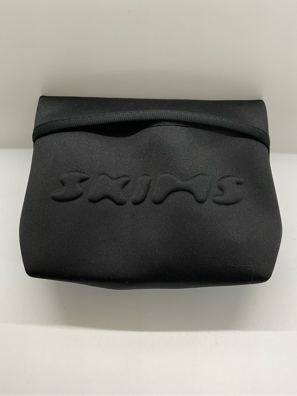 New SKIMS Black Neoprene Cosmetic Makeup Toiletry Pouch Bag